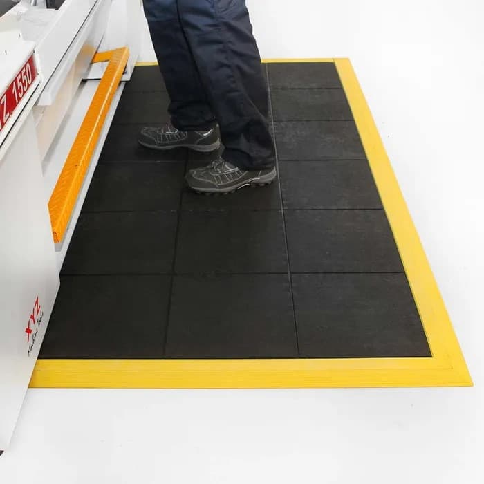 Faru Solid Fatigue-Step Mat | Male Side (Ref. KBFAGRF353) - Vista 5 Equipamento JCR