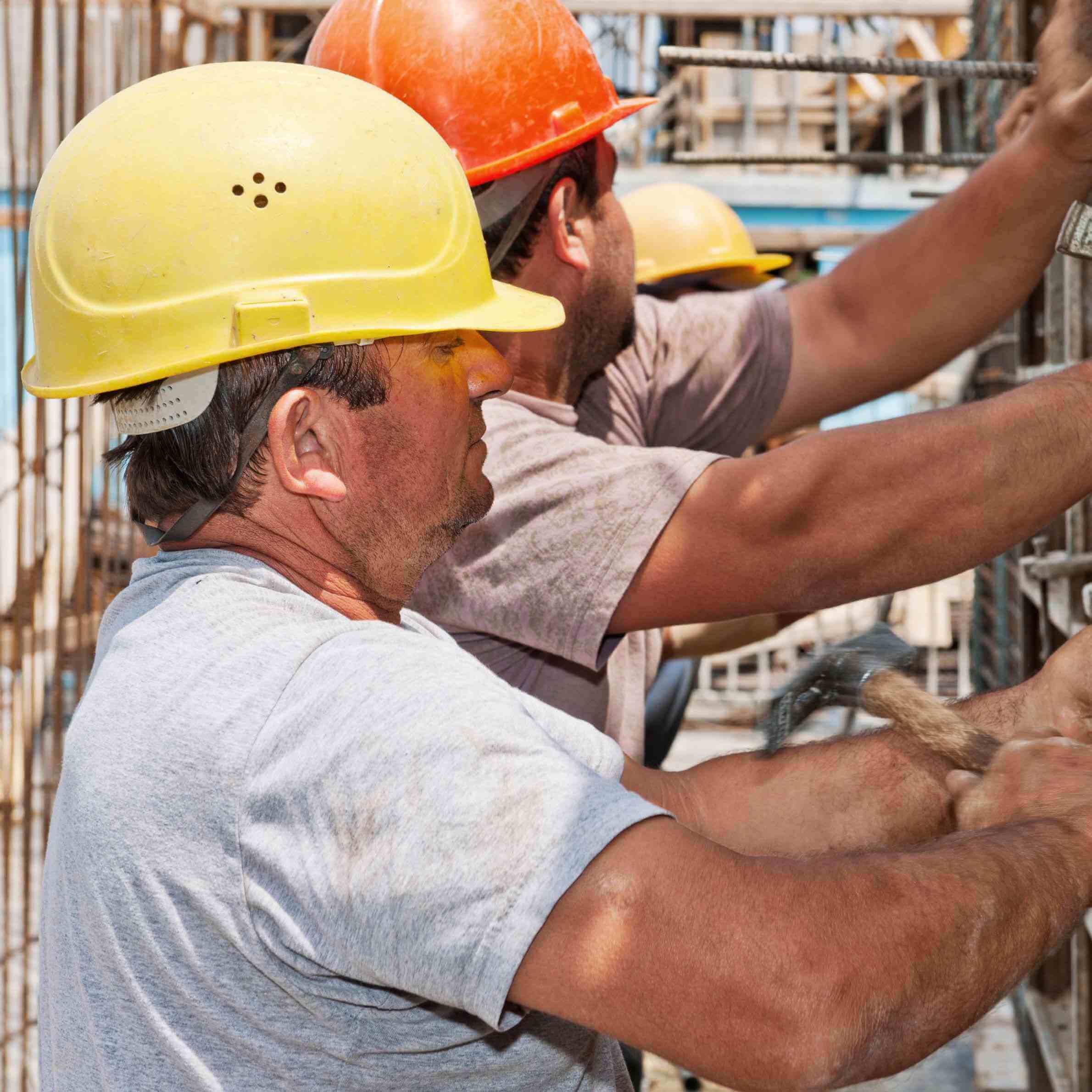 Guia Completo de Capacetes de Segurança: Normas EN 397, Tipos e Critérios de Vida Útil